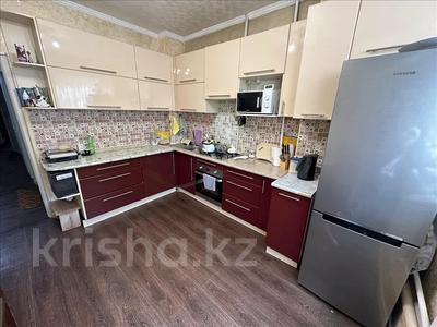 Продажа квартир в Алматы: 3-комнатная квартира · 72 м² · 1/9 этаж, мкр Аксай-2, Маргулана 44 за 40.8 млн 〒 3-комнатная квартира · 72 м² · 1/9 этаж, мкр Аксай-2, Маргулана 44 за 40.8 млн 〒 в Алматы, Ауэзовский р-н