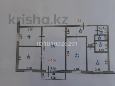 4-бөлмелі пәтер · 61 м² · 3/5 қабат, Абая 64 — Қурмангазы - Абая, бағасы: 19 млн ₸ в Уральске, мкр Школьник