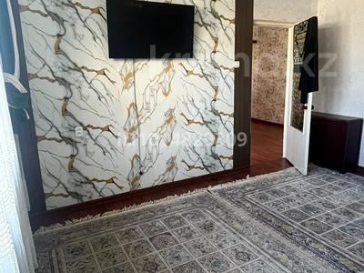 3-комнатная квартира · 64 м² · 6/10 этаж, Майкудук, Мкр Голубые пруды за 45 000 ₸ в Караганде, Алихана Бокейханова р-н