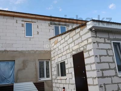 Отдельный дом · 6 комнат · 200 м², Жургенова 142 — Школа за 35 млн ₸ в Актобе, мкр. Курмыш