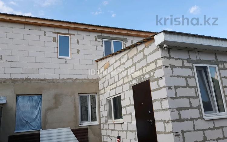 Отдельный дом · 6 комнат · 200 м², Жургенова 142 — Школа за 35 млн ₸ в Актобе, мкр. Курмыш — фото 2