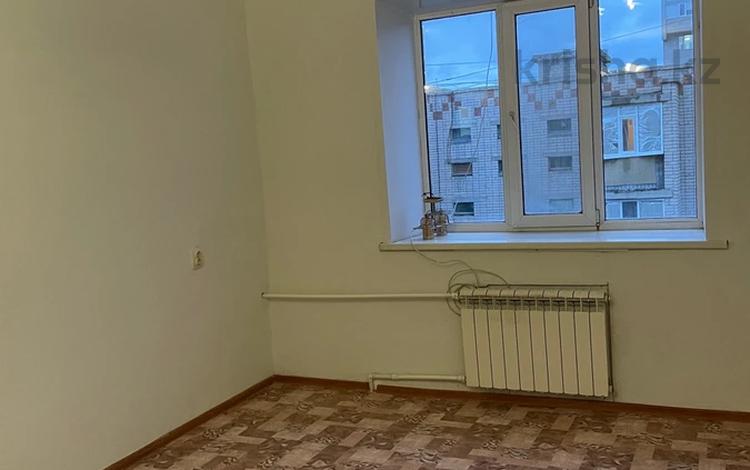 1-комнатная квартира · 30.9 м² · 5/5 этаж, мкр Шанхай, Рыскулова 18а за 2.8 млн ₸ в Актобе — фото 2