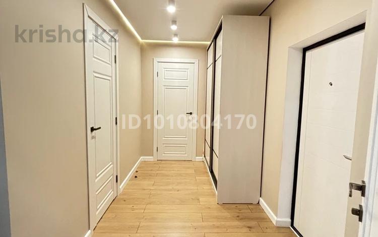 2-бөлмелі пәтер · 65 м² · 8/10 қабат, Абая, бағасы: 37 млн ₸ в Атырау — фото 2