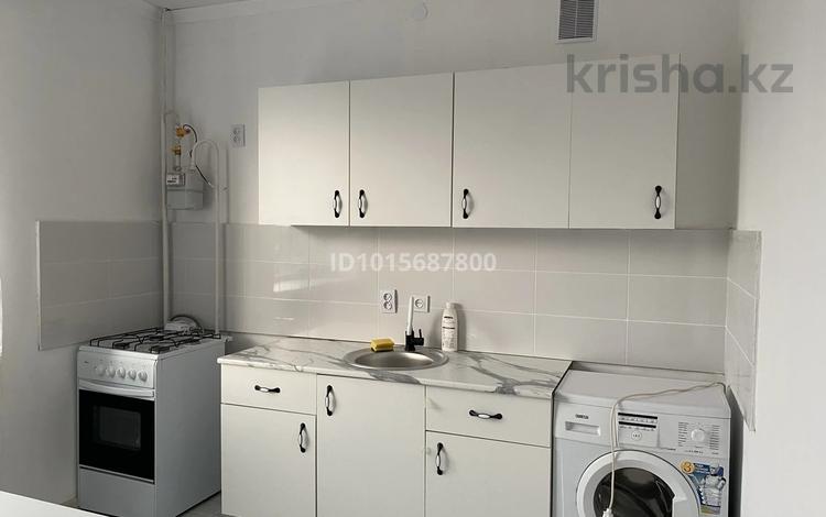 1-бөлмелі пәтер · 49 м² · 4/5 қабат, Алтын орда ш/а. 25а, бағасы: 130 000 ₸ в Актобе, мкр. Алтын орда — фото 2