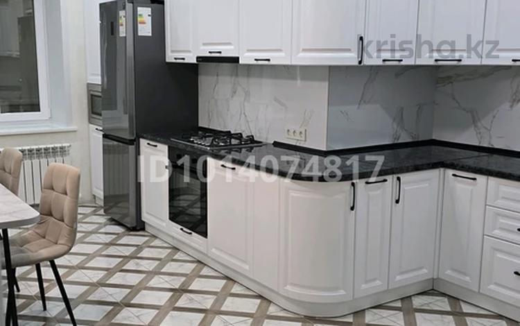 3-комнатная квартира · 102 м² · 5/10 этаж, мкр Кунаева 52/2 за 260 000 ₸ в Уральске — фото 2