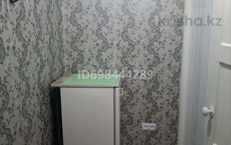 1-комнатная квартира · 32 м² · 3/3 этаж, Абая — Квартира находится в районе магазина Зере за 10 000 ₸ в Балхаше — фото 2