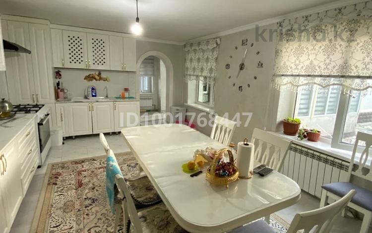 Отдельный дом · 6 комнат · 130 м² · 6 сот., Жылысбаева 39 за 36 млн 〒 в Таразе — фото 5