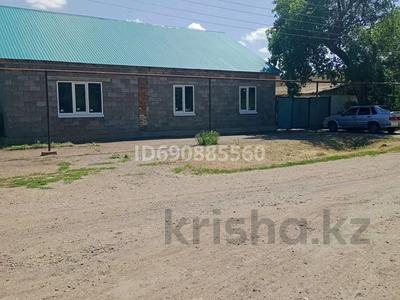 Отдельный дом · 4 комнаты · 240 м² · 5 сот., Амангельды 73 — Советской за 8 млн ₸ в Бурлин