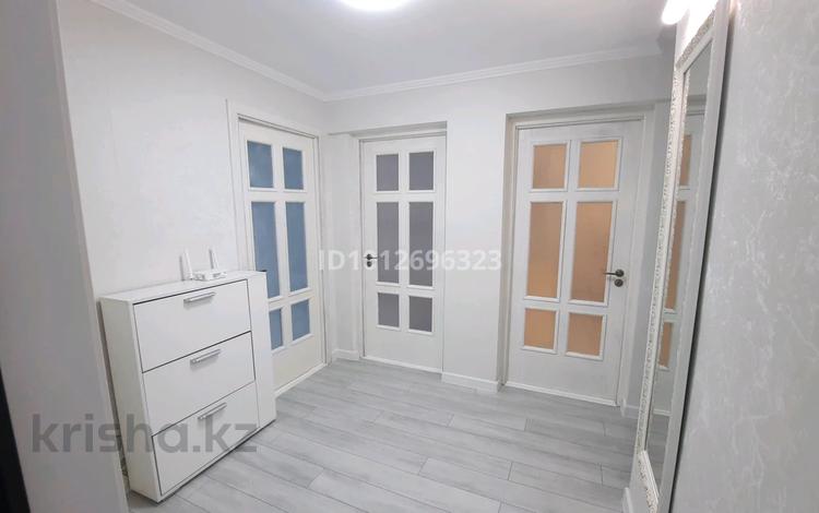 3-бөлмелі пәтер · 65 м² · 5/5 қабат, Азаттык Атамбаева — Азаттык Атамбаева, бағасы: 23 млн ₸ в Атырау — фото 32