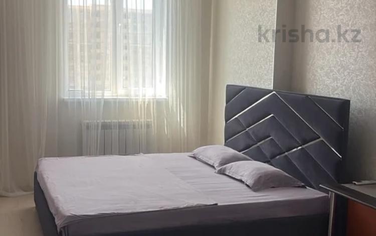 1-комнатная квартира · 60 м² · 9/12 этаж, 17-й мкр 113 за 210 000 ₸ в Актау — фото 2