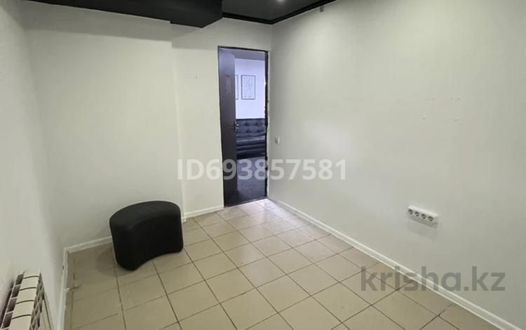 Магазины и бутики, салоны красоты · 11 м² за 80 000 〒 в Астане, р-н Байконур — фото 4