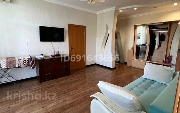 2-комнатная квартира · 56 м² · 4/4 этаж, мкр Новый Город, ул Назарбаева 3А — Бухар жырау, Назарбаева за 25.5 млн 〒 в Караганде, Казыбек би р-н — фото 2