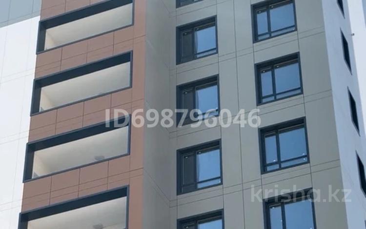 3-комнатная квартира · 63.8 м² · 17/17 этаж, Республика 23/1 за 29.5 млн ₸ в Караганде, Казыбек би р-н — фото 32