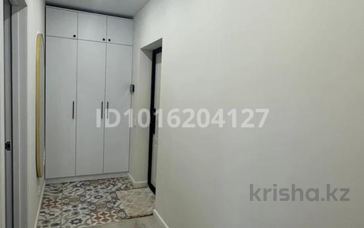 2-комнатная квартира · 48 м² · 3/9 этаж, Бауыржана Момышулы за 300 000 ₸ в Алматы, Алатауский р-н — фото 2