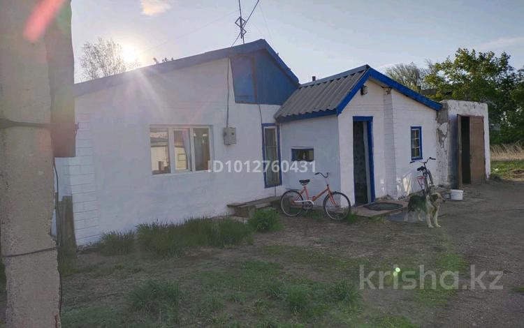 Отдельный дом · 4 комнаты · 82.1 м² · 16 сот., Айнабекова 35 — Возле офицерского дома за 5 млн ₸ в Киевке — фото 2