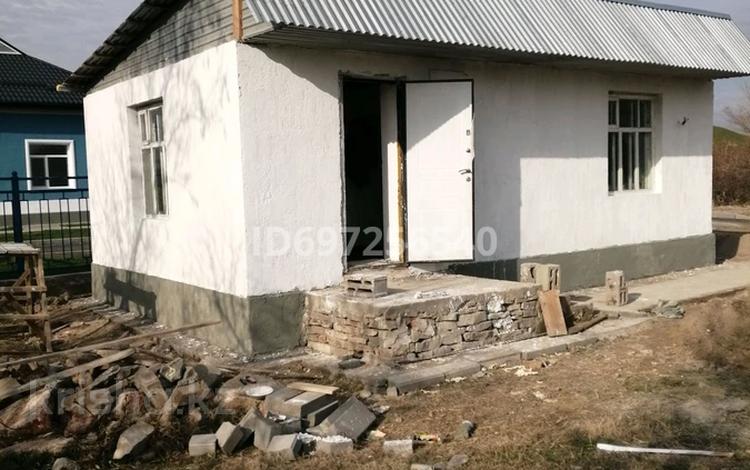 Отдельный дом · 2 комнаты · 41 м² · 8 сот., мкр Шайкорык, Кызылкайын 31 — Шайкорык коныртобе Медпунктын Мешит жанында за 7.5 млн 〒 в Таразе — фото 214