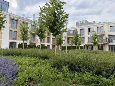 4-комнатная квартира · 230 м² · 1/3 этаж, Достык 300 за 380 млн ₸ в Алматы, Медеуский р-н