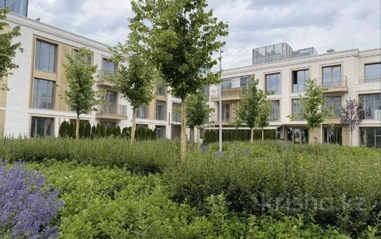 4-комнатная квартира · 230 м² · 1/3 этаж, Достык 300 за 380 млн ₸ в Алматы, Медеуский р-н — фото 11