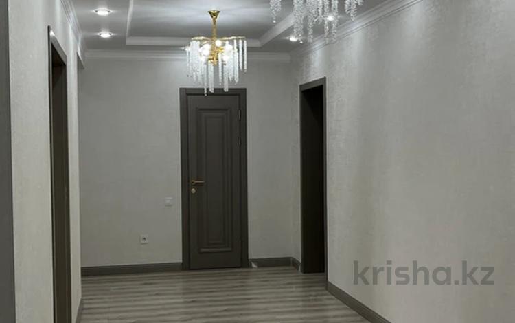 3-комнатная квартира, 110 м², 8/9 этаж, мкр. Алтын орда 101 б