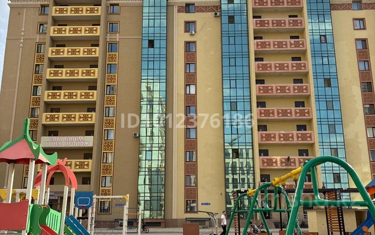 2-комнатная квартира · 72 м² · 3/12 этаж, Нажимеденова 34/2 за 44 млн ₸ в Астане, Сарайшык р-н — фото 2