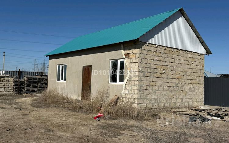 Отдельный дом · 2 комнаты · 111 м² · 8 сот., мкр Аксай-2, улица 2 дом 8 — Аксай 2 улица 2 дом 8 за 8 млн ₸ в Атырау — фото 2
