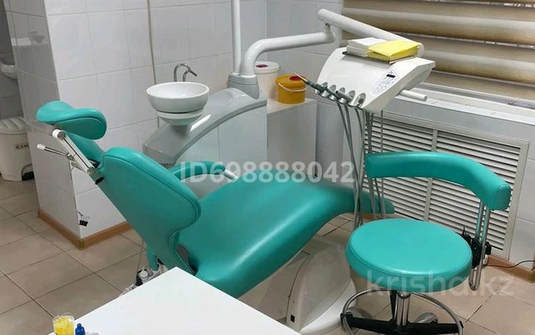 Медцентры и аптеки · 100 м² за 69 млн 〒 в Атырау, мкр Жилгородок — фото 2