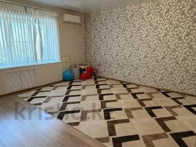 3-бөлмелі пәтер · 88 м² · 8/9 қабат, Кайсенова 12, бағасы: 48.5 млн ₸ в Усть-Каменогорске