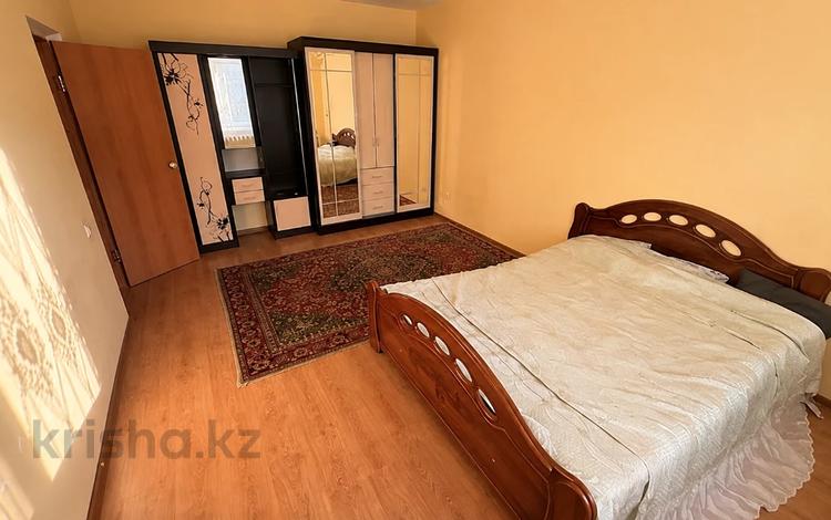 1-комнатная квартира · 38 м² · 1/5 этаж, мкр Астана за 125 000 ₸ в Уральске — фото 6