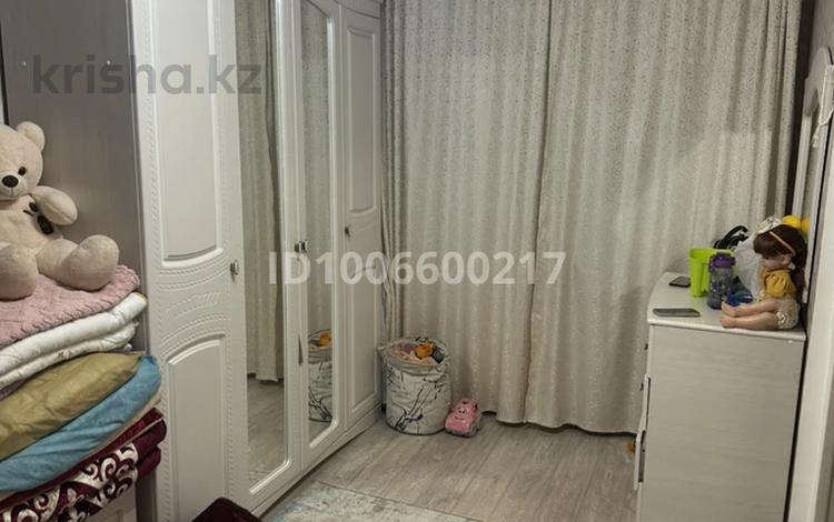 2-комнатная квартира · 45 м² · 4/5 этаж, 1 микрорайон 6 за 9 млн ₸ в  — фото 2