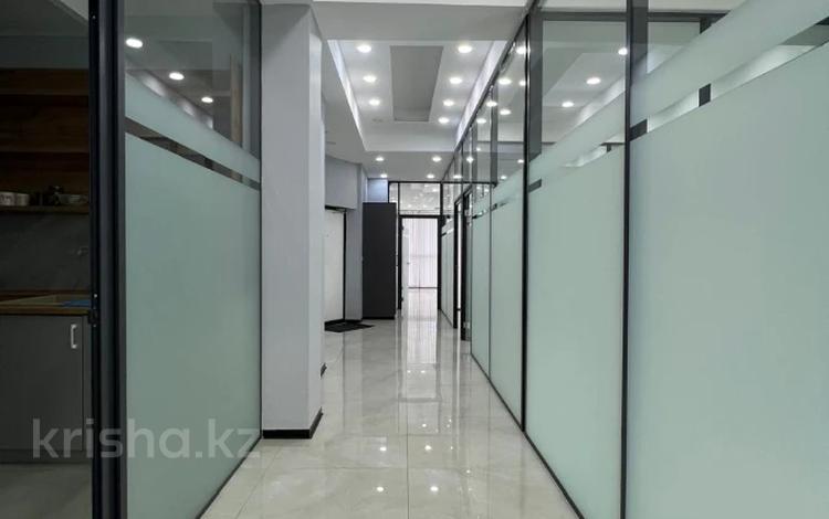 Свободное назначение, офисы, кабинеты и рабочие места · 160 м² за ~ 2.2 млн ₸ в Алматы, Бостандыкский р-н — фото 27