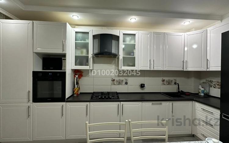 3-комнатная квартира · 85 м² · 5/5 этаж, мкр Северо-Восток, Мкр. Северо-Восток-2 40/1 за 35 млн ₸ в Уральске — фото 13