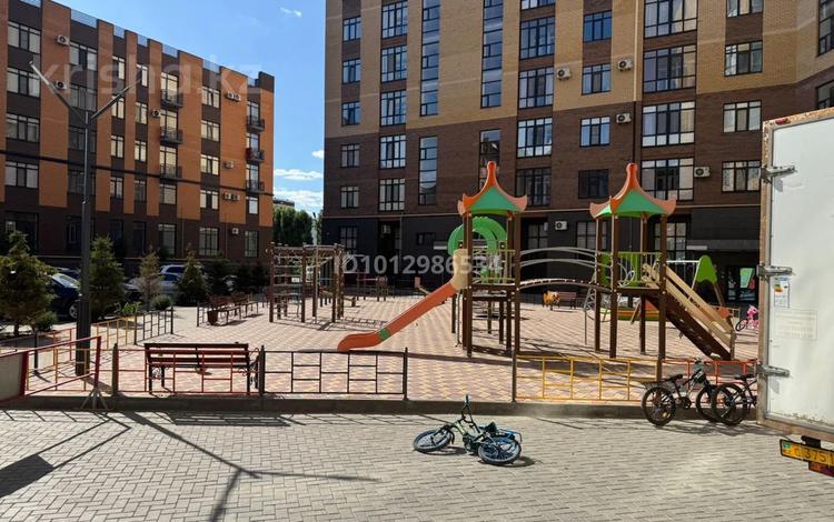 2-комнатная квартира · 80 м² · 10/10 этаж, мкр. Алтын орда, Санкибай батыра 40в — Гипер Дина, капитал Плаза за 300 000 ₸ в Актобе — фото 2