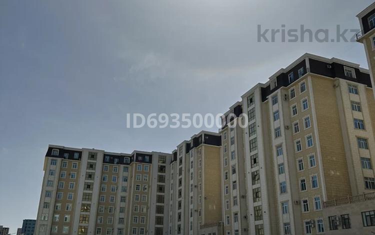 3-комнатная квартира, 124 м², 9/10 этаж, 18А мкр 10 за 31.5 млн 〒 в Актау, 18А мкр — фото 2