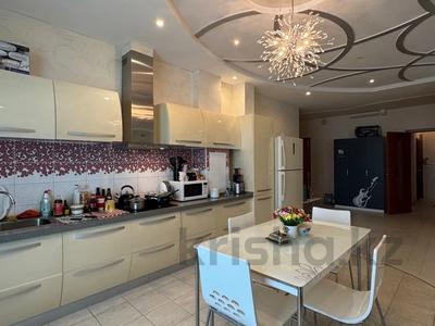 Продажа квартир в Мангистауской обл.: 3-комнатная квартира · 121.1 м² · 3/27 этаж, 15-й мкр 69 за 51 млн 〒 3-комнатная квартира · 121.1 м² · 3/27 этаж, 15-й мкр 69 за 51 млн 〒 в Актау