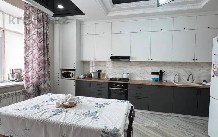 5-комнатная квартира · 180 м² · 5/5 этаж, мкр. Алтын орда, проспект Тауелсиздик за 55 млн ₸ в Актобе — фото 12
