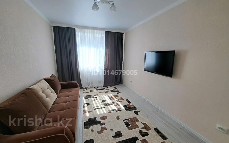 1-комнатная квартира · 38 м² · 5/9 этаж, Мустафа Шокай 107 за 210 000 ₸ в Астане, Алматы р-н — фото 2
