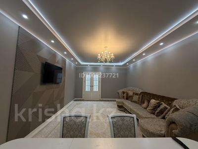 4-комнатная квартира · 125 м² · 2/5 этаж, Мустафа шокай 28/1 — Мустафа шокай 28/1 за 54.5 млн 〒 в Актобе