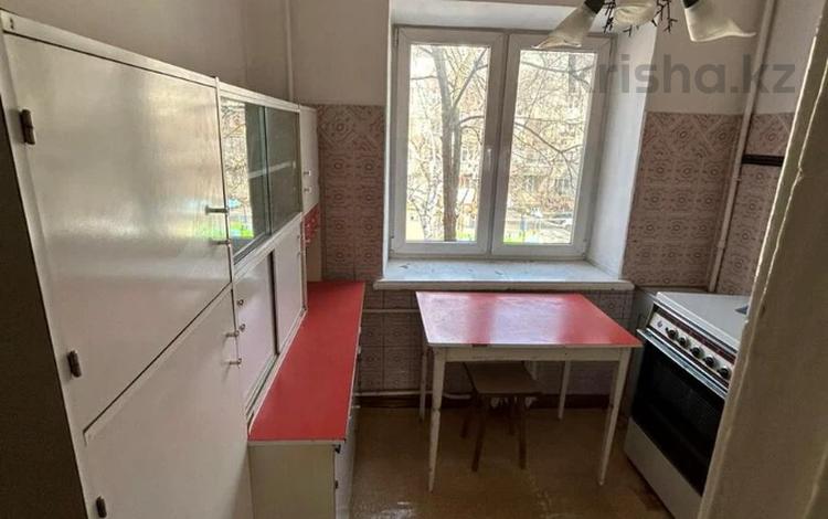 3-комнатная квартира, 64.2 м², 3/4 этаж, пр. Достык 296/1 — ресторан у Афанасича через дорогу