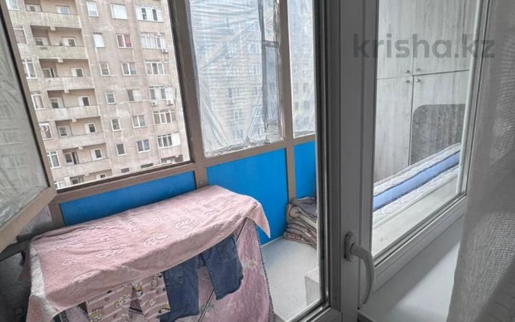 2-бөлмелі пәтер, 58 м², 5/10 қабат, мкр Аксай, Б. Момышулы, бағасы: 36.5 млн 〒 в Алматы, Ауэзовский р-н — фото 2