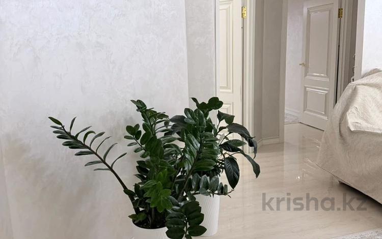 3-бөлмелі пәтер · 110.3 м² · 10/12 қабат, Рыскулбекова 28/1, бағасы: 90 млн ₸ в Алматы, Бостандыкский р-н — фото 2