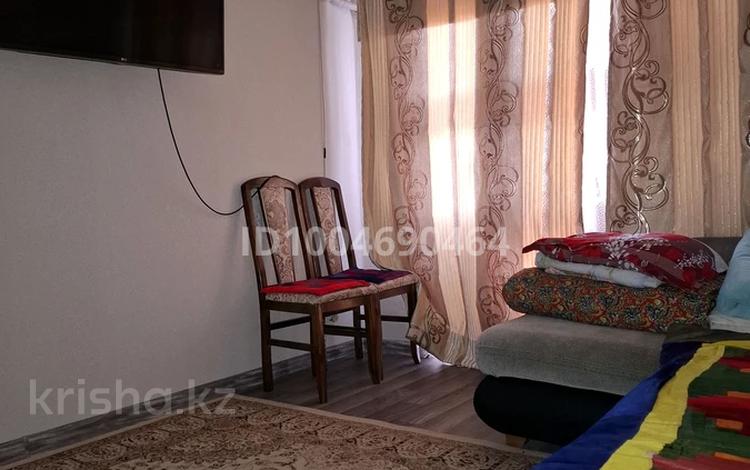2-бөлмелі пәтер · 45.1 м² · 3/5 қабат, Шакирова 5 — Школа "Жибек жолы ", бағасы: 14 млн ₸ в Шу — фото 2