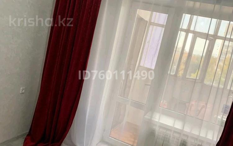 4-комнатная квартира · 78 м² · 5/12 этаж, Пр.Абая 196/1 — Район НТБ, Универмаг за 26.5 млн 〒 в Уральске — фото 2