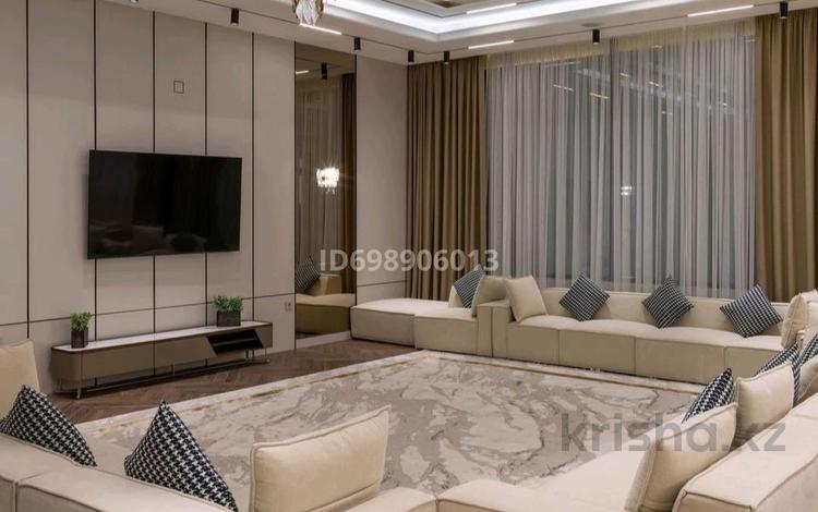 Дом · 5 комнат · 2500 м², мкр Бутаковка ул.Замартас 47 за 800 000 ₸ в Алматы, Медеуский р-н — фото 19