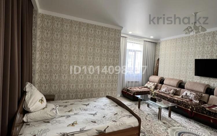 1-бөлмелі пәтер · 50 м² · 2/14 қабат, 16-ш/а. 67, бағасы: 15 000 ₸ в Актау, 16-й мкр  — фото 2