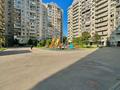 4-комнатная квартира · 115 м² · 1/15 этаж, Толе би 273/5 — озера Сайран за 65 млн ₸ в Алматы, Алмалинский р-н