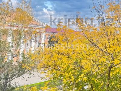 2-комнатная квартира · 55 м² · 3/3 этаж, Абая 92 — На пересечение Абая и Бауыржан Момушулы за 23 млн ₸ в Семее