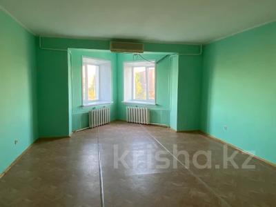 4-бөлмелі пәтер · 125 м² · 3/5 қабат, М.Ауэзова 4в, бағасы: 29.5 млн ₸ в Аксу