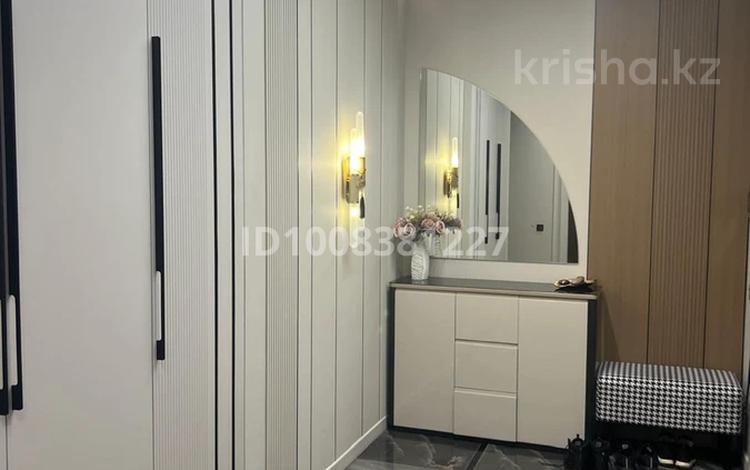 4-комнатная квартира · 200 м² · 9/10 этаж, Толе би 53 за 190 млн ₸ в Астане, Нура р-н — фото 2