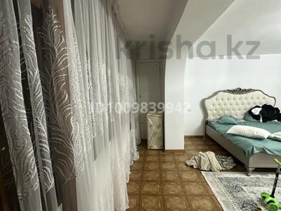 5-комнатная квартира · 140 м² · 3/5 этаж, Қабанбай батыр 9 за 50 млн 〒 в Шымкенте, Аль-Фарабийский р-н