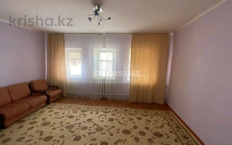 Отдельный дом · 2 комнаты · 80 м², Рыскулова — Пацаева за 80 000 〒 в Актобе — фото 16